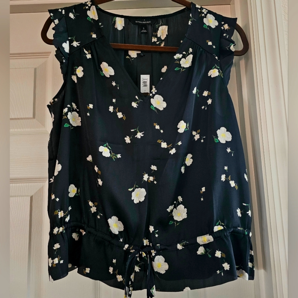 Banana Republic Sleeveless Floral Blouse